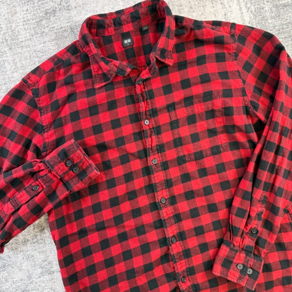 Uniqlo Flannel Shirt Mens XL Red Bufflo Check Plaid Lightweight Cotton Casual